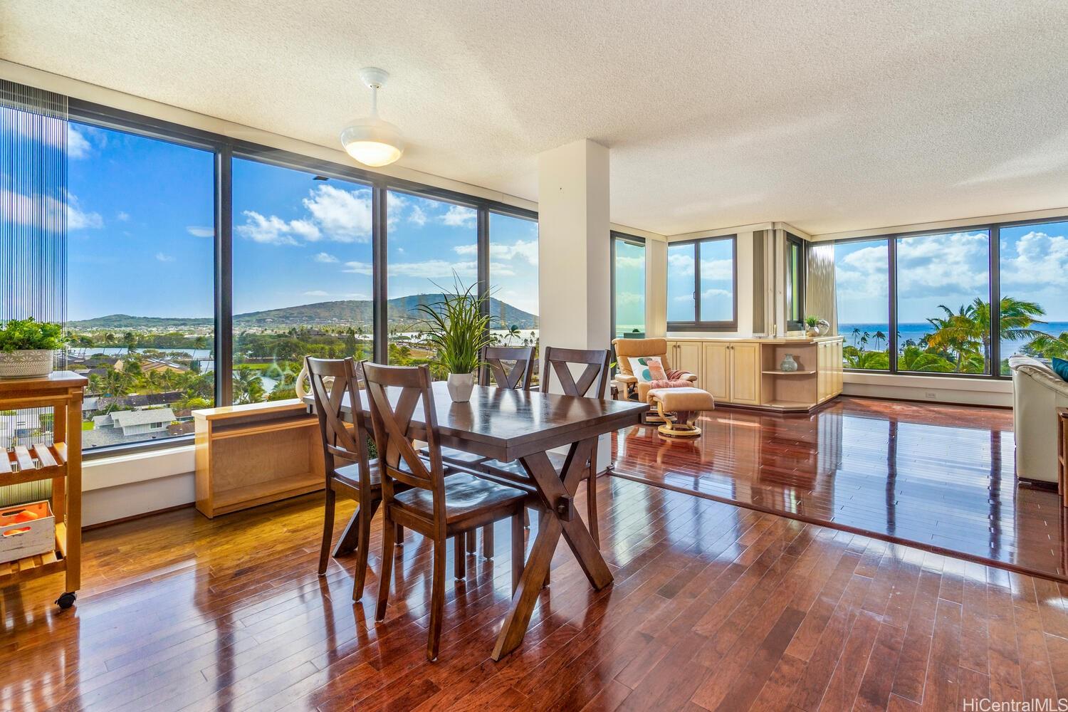 250 Kawaihae Street #4A, Honolulu, HI 96825