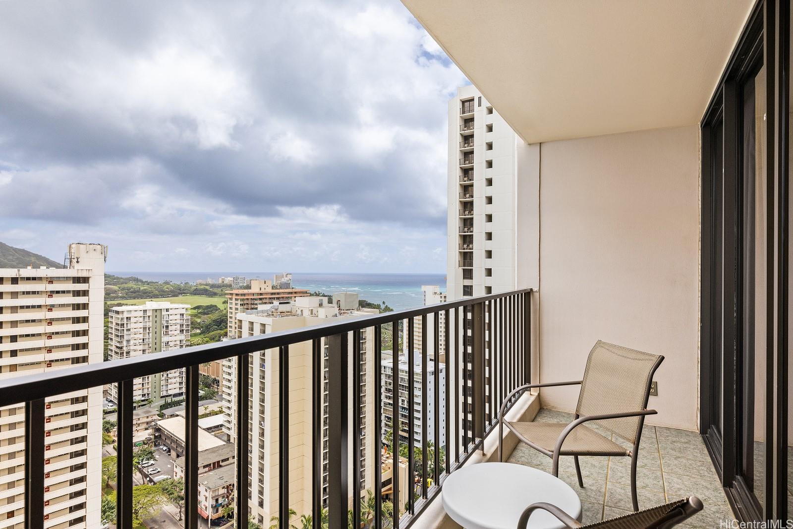 201 Ohua Avenue #T1-2709, Honolulu, HI 96815