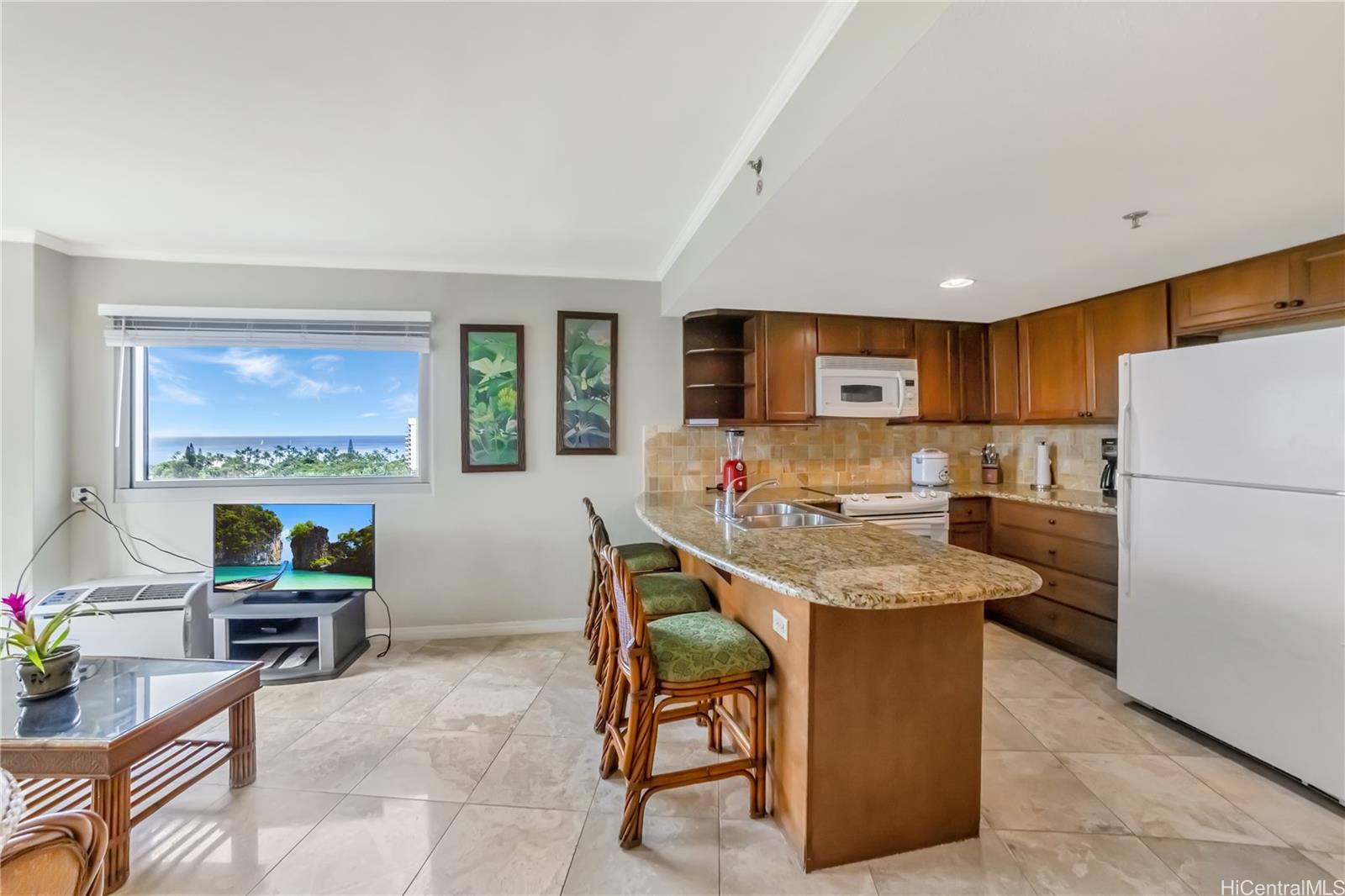 2045 Kalakaua Avenue #1007, Honolulu, HI 96815