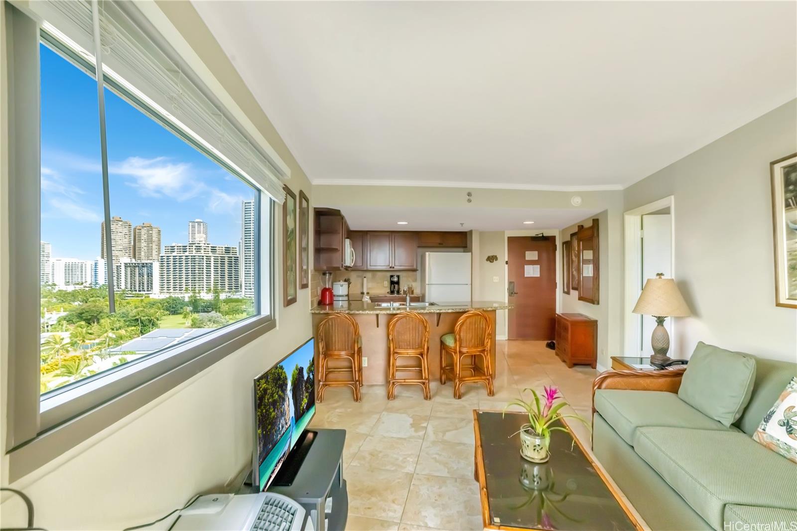 2045 Kalakaua Avenue #1007, Honolulu, HI 96815