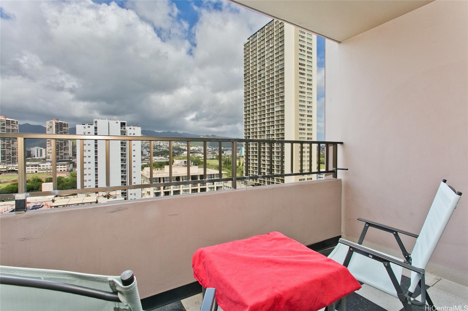 2240 Kuhio Avenue #1302, Honolulu, HI 96815