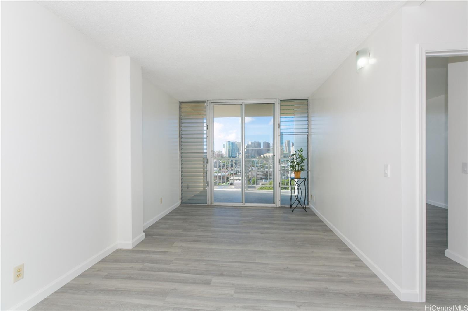 1215 Alexander Street #903, Honolulu, HI 96826