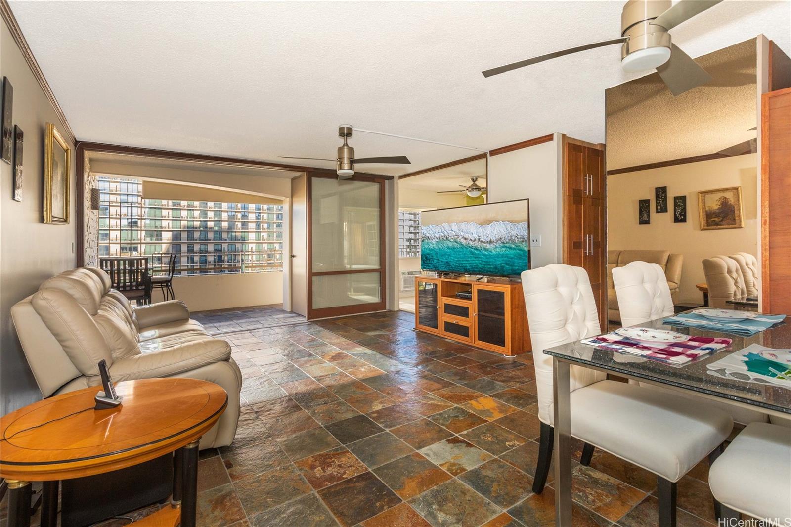 225 Kaiulani Avenue #905, Honolulu, HI 96815