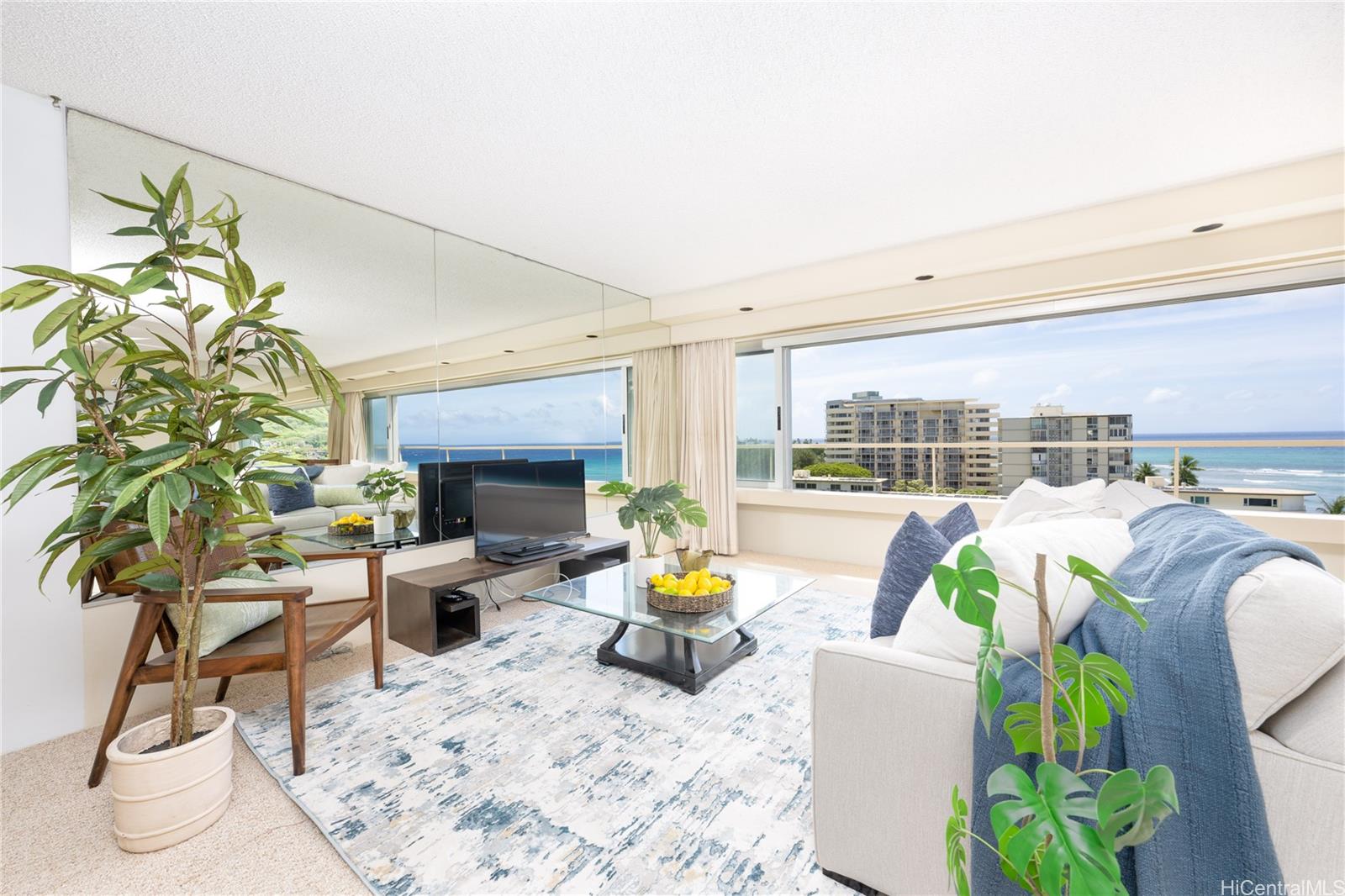 2895 Kalakaua Avenue #1007, Honolulu, HI 96815