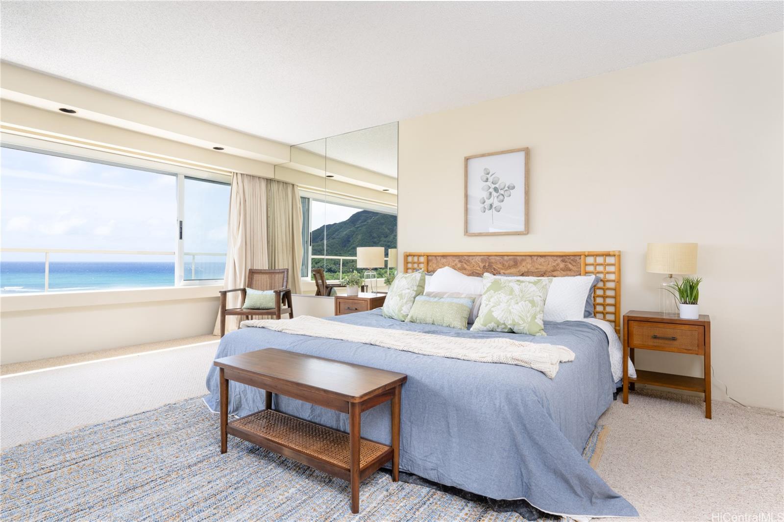 2895 Kalakaua Avenue #1007, Honolulu, HI 96815