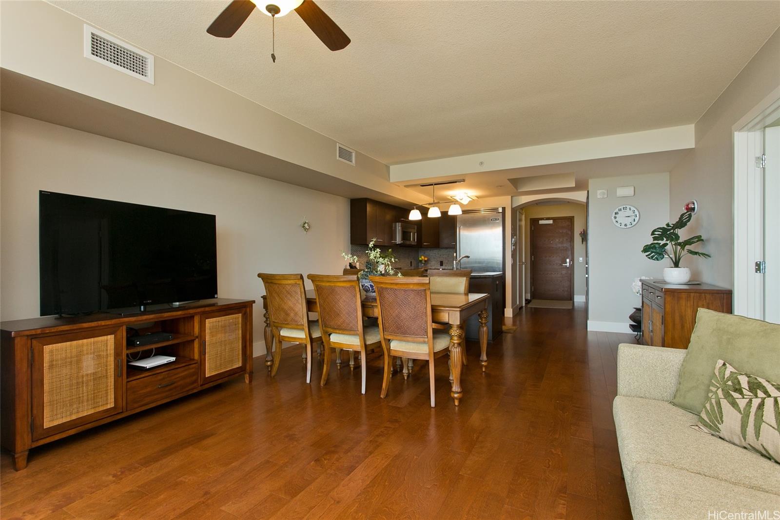 1837 Kalakaua Avenue #2402, Honolulu, HI 96815