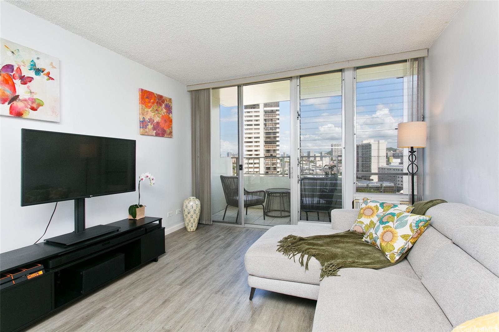 796 Isenberg Street #10D, Honolulu, HI 96826