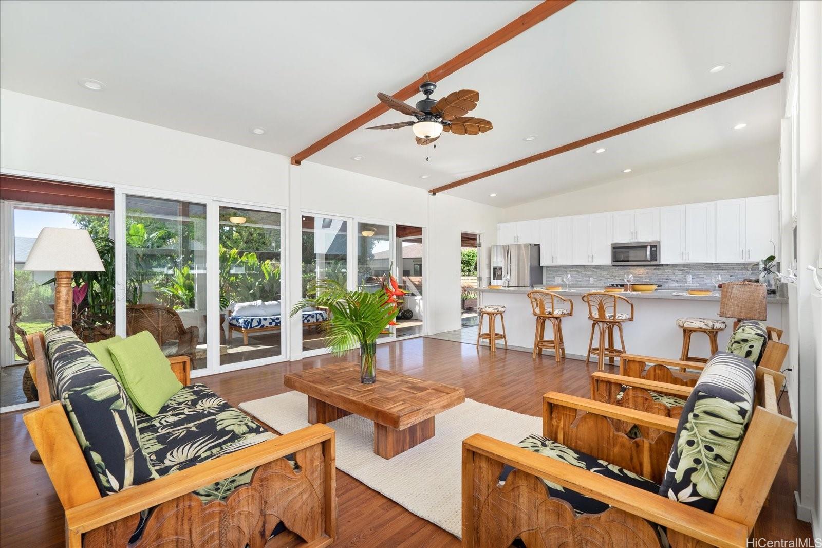 6147 Pahukula Place Honolulu, HI 96821