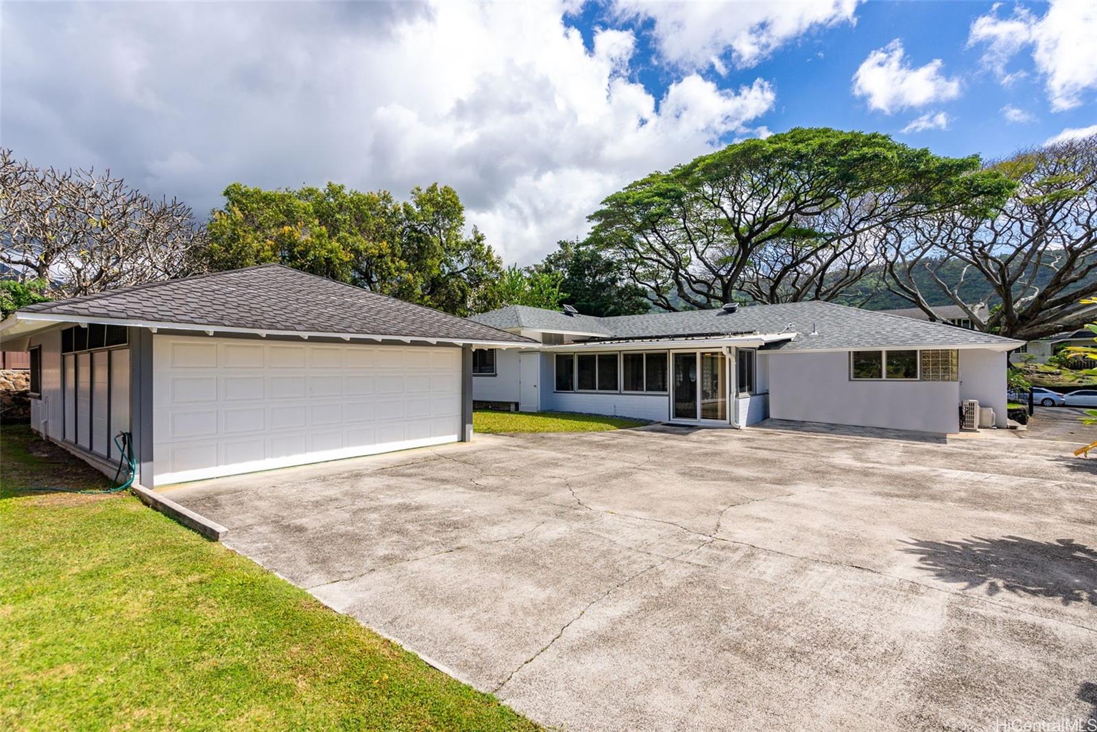 2820 Oahu Avenue Honolulu, HI 96822