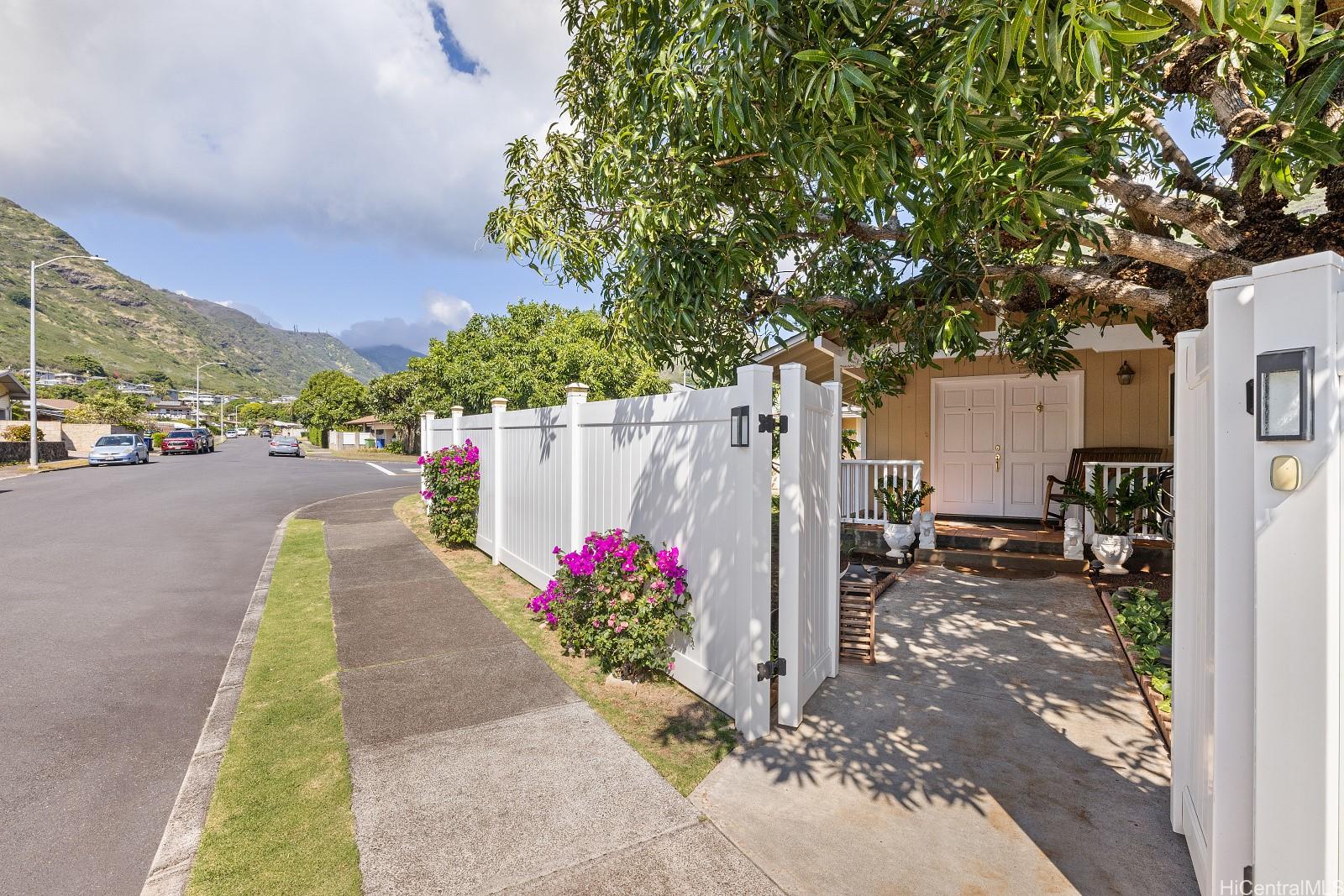 773 Lawelawe Street Honolulu, HI 96821