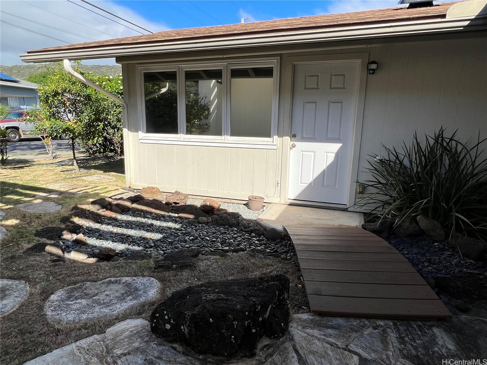 5633 Kanau Street Honolulu, HI 96821