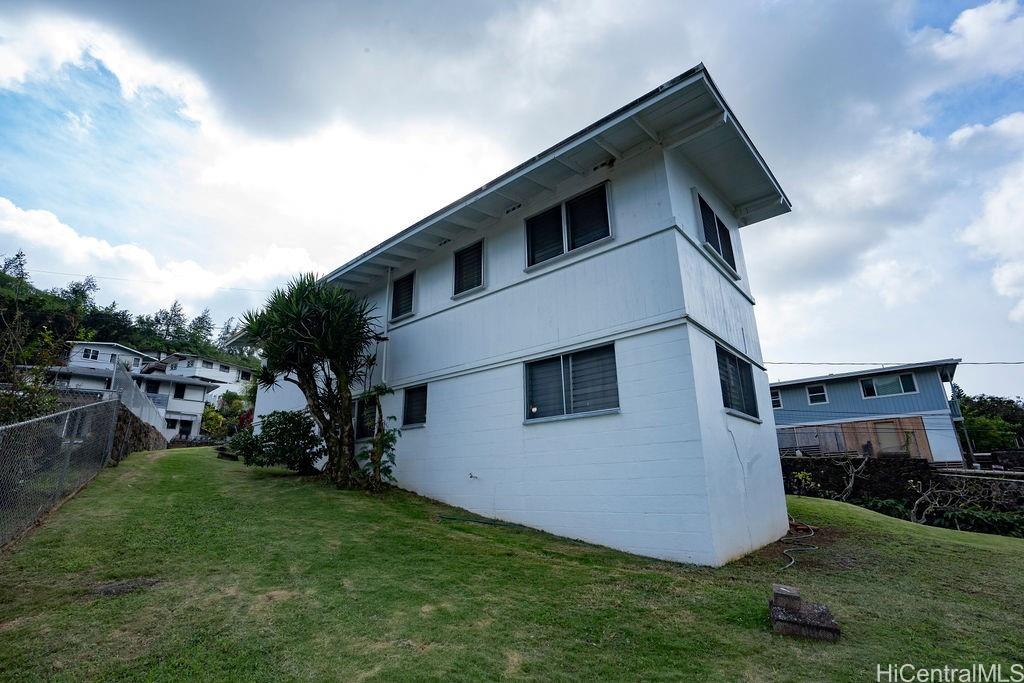 1722 Ala Amoamo Street Honolulu, HI 96819