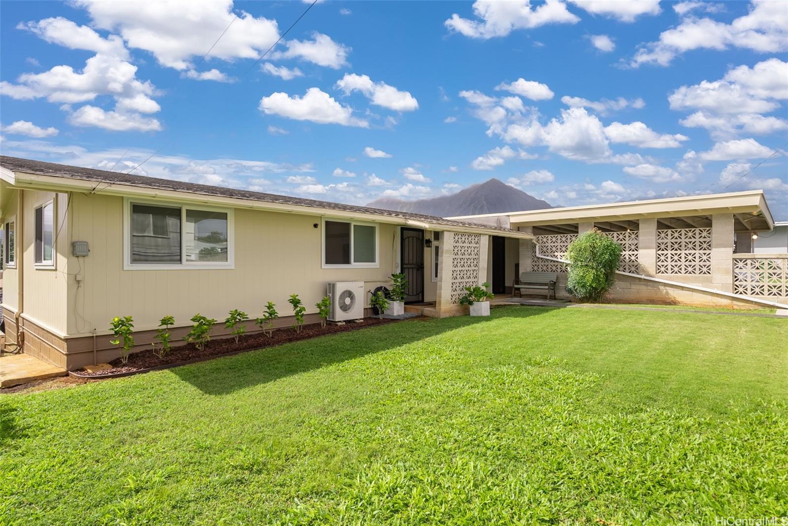 45-112 Makahio Street Kaneohe, HI 96744