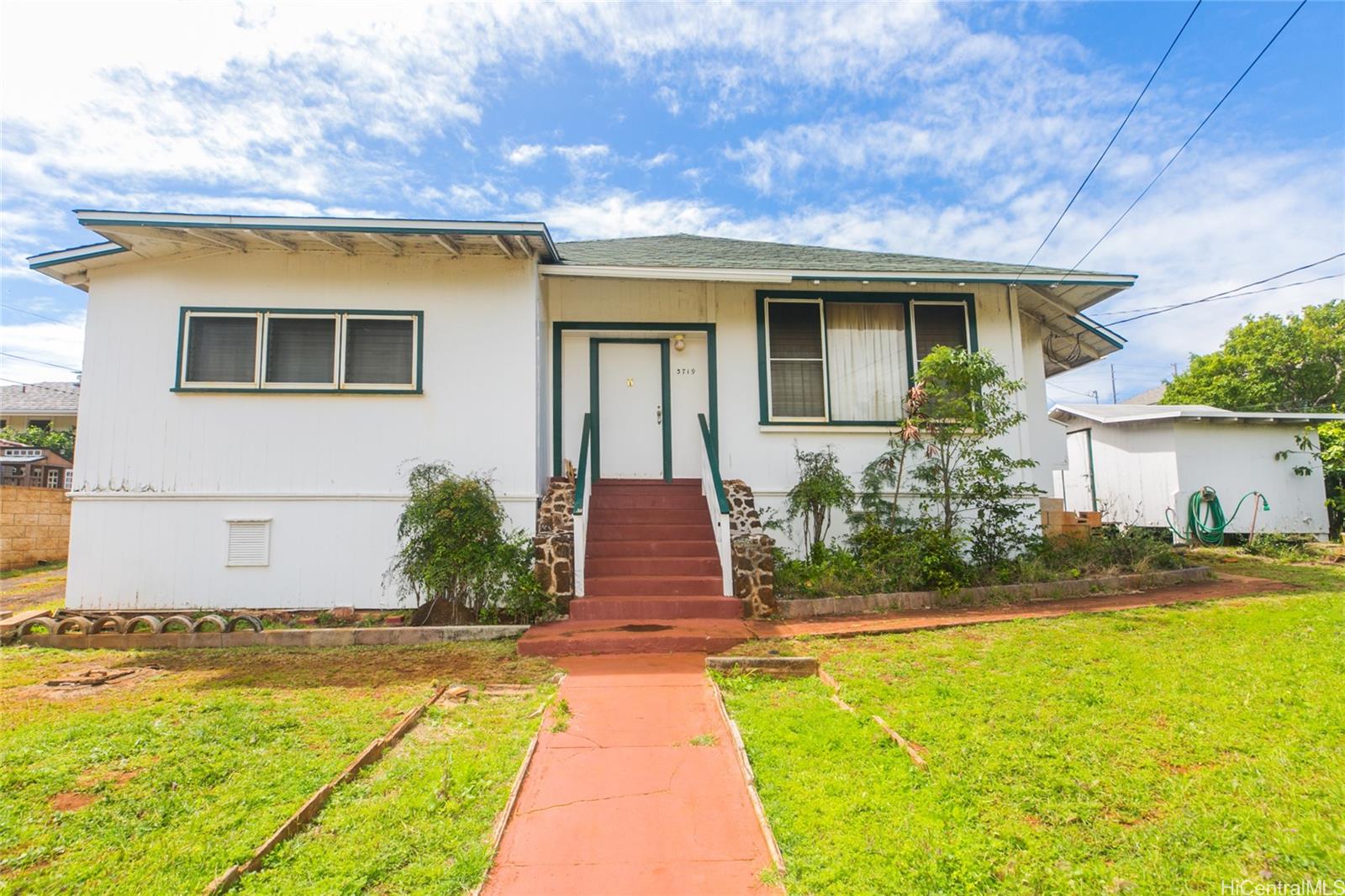 3719 Mahina Avenue Honolulu, HI 96816