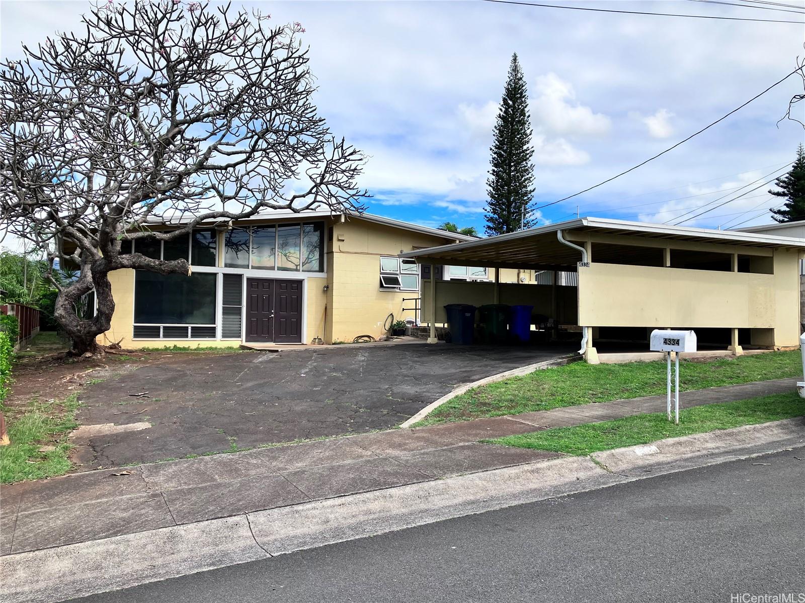 4334 Hakupapa Street Honolulu, HI 96818