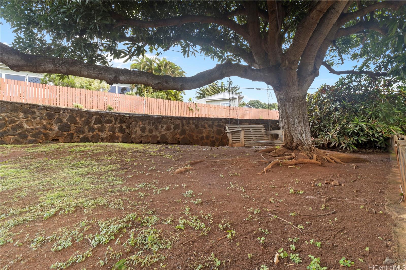 1027 Lolena Street Honolulu, HI 96817