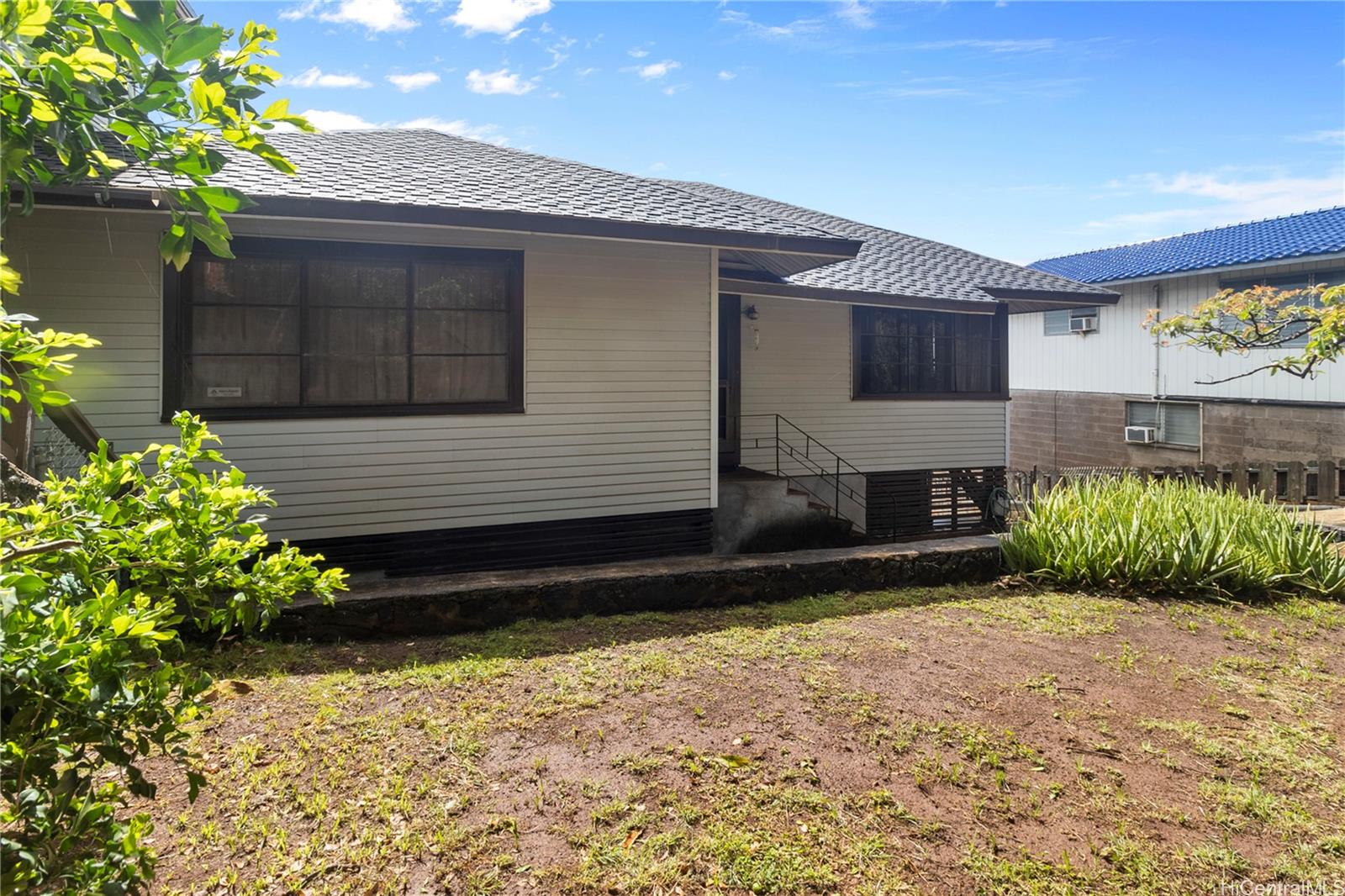 1027 Lolena Street Honolulu, HI 96817