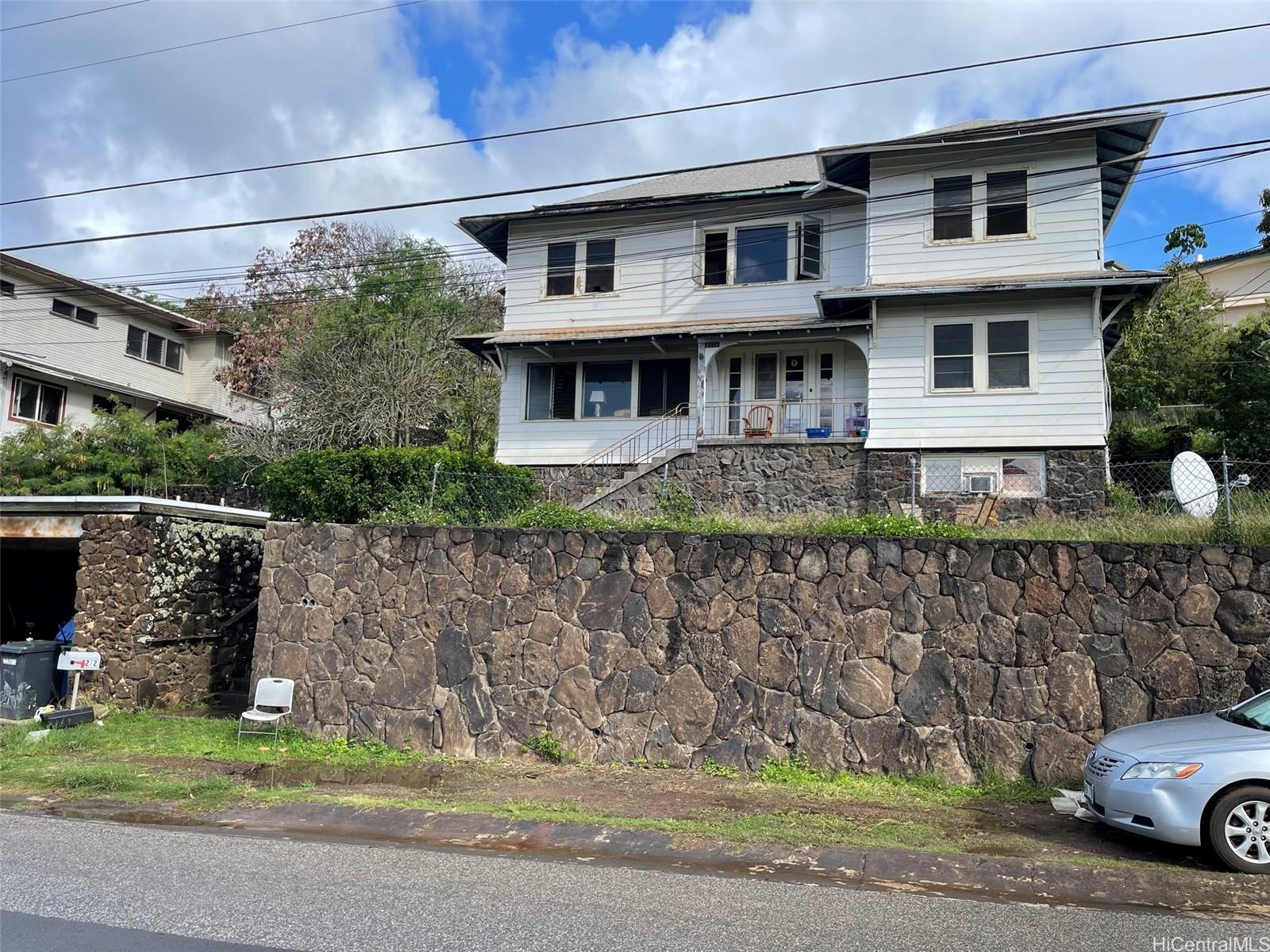 2266 Makanani Drive Honolulu, HI 96817