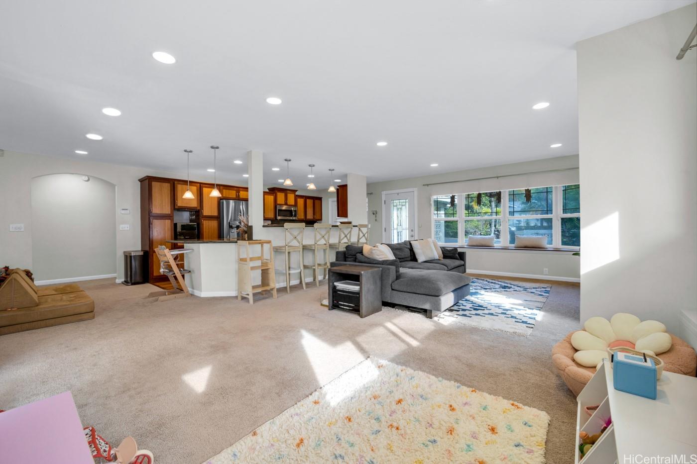 967 Apokula Place Kailua, HI 96734