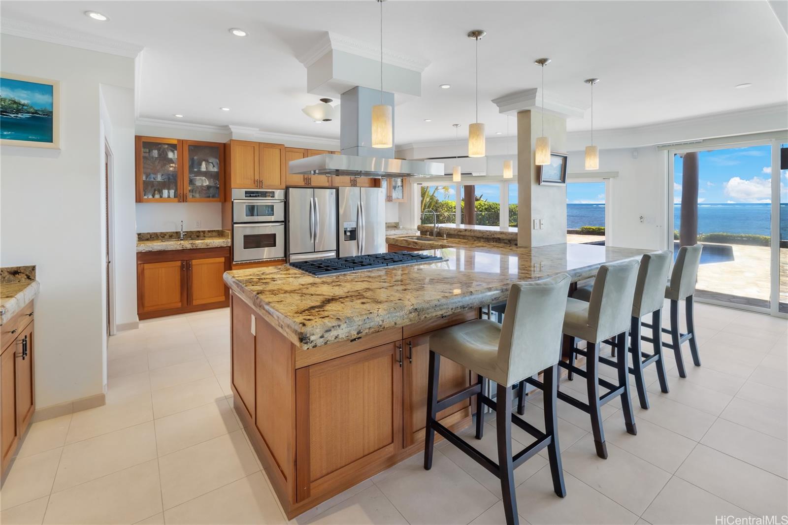 64 Niuiki Circle Honolulu, HI 96821