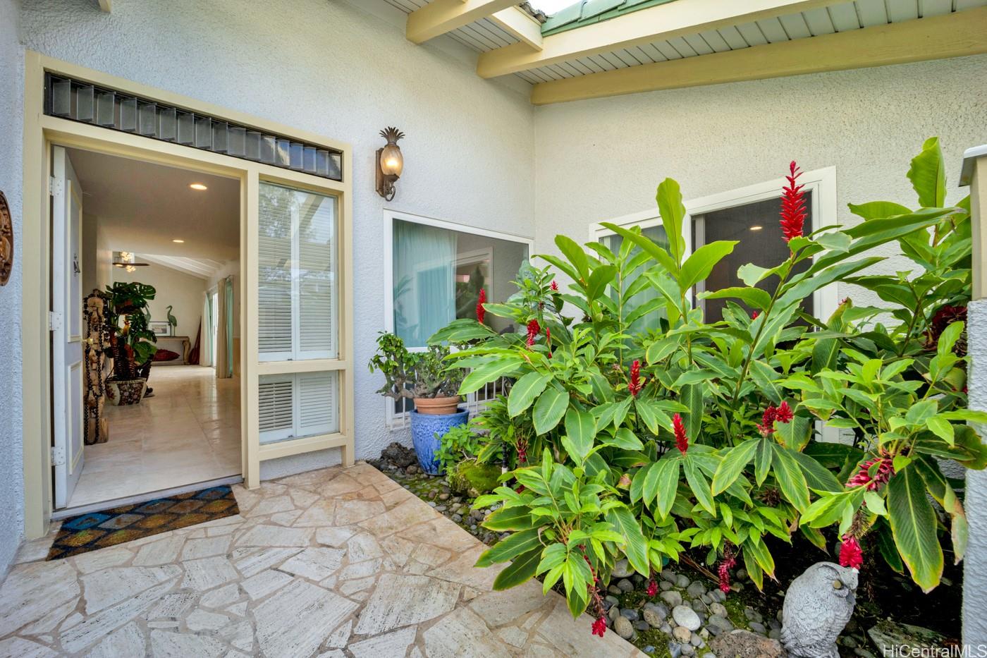 7869 Makaaoa Place Honolulu, HI 96825