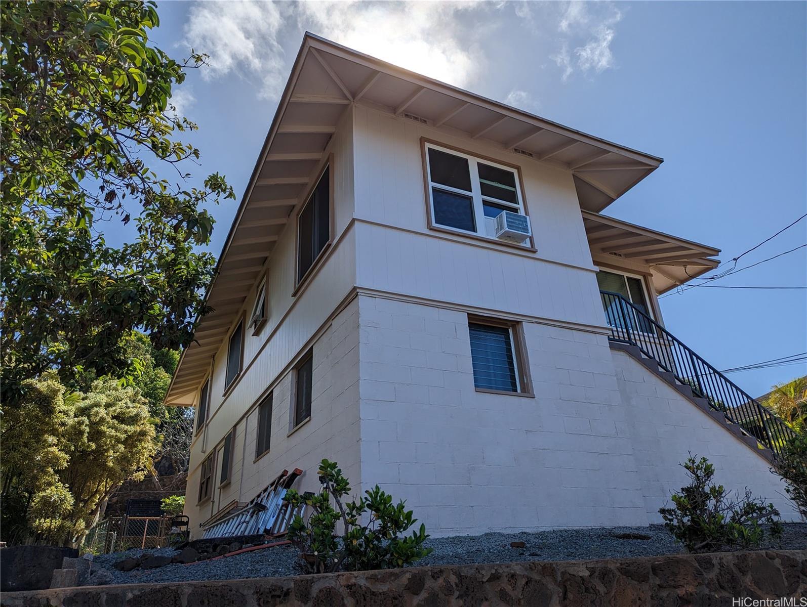 3696 Crater Road Honolulu, HI 96816