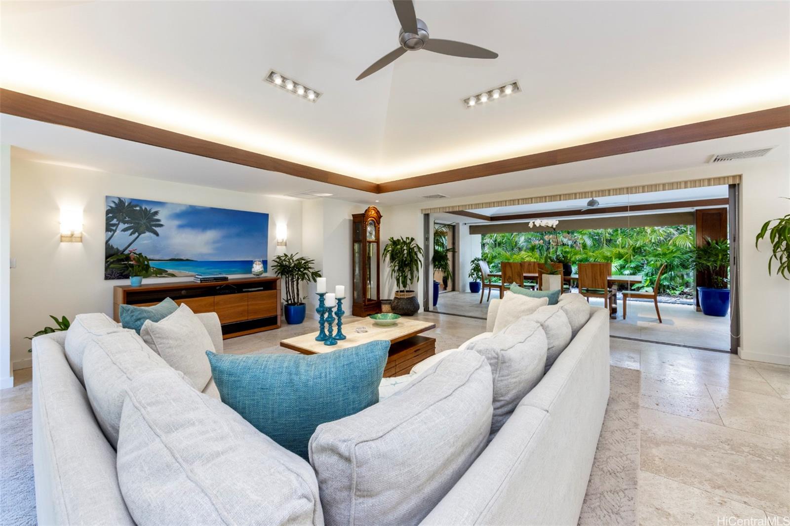860 Onaha Street Honolulu, HI 96816