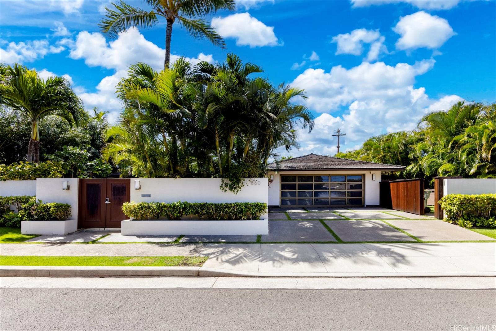 860 Onaha Street Honolulu, HI 96816