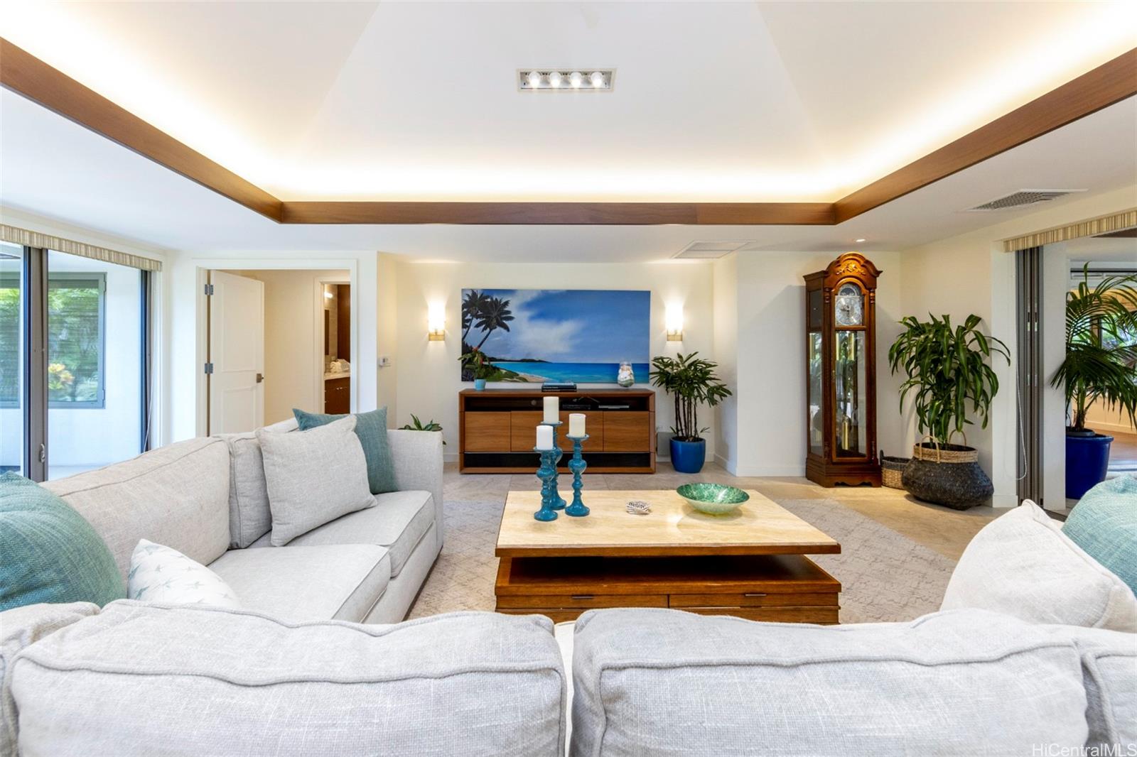 860 Onaha Street Honolulu, HI 96816