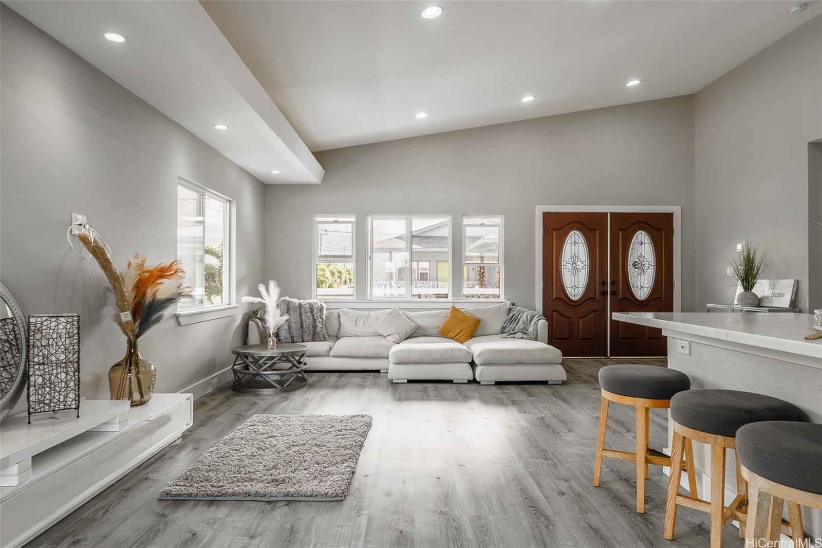 87-106 Kulaaupuni Street Waianae, HI 96792