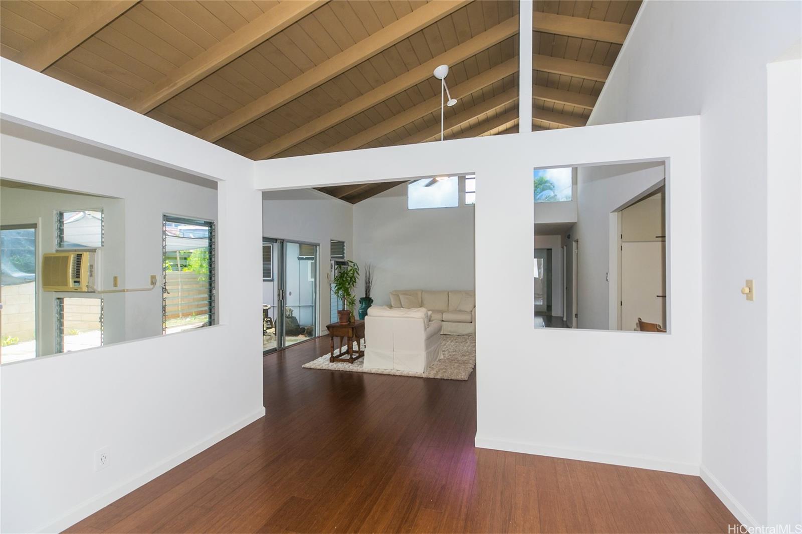 235 Ainahou Street Honolulu, HI 96825