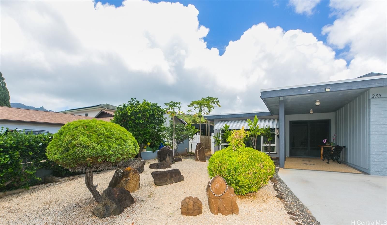 235 Ainahou Street Honolulu, HI 96825