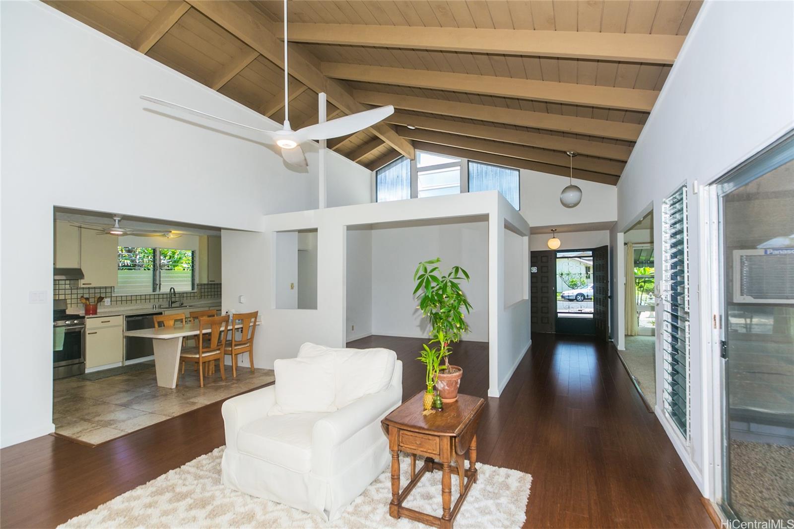 235 Ainahou Street Honolulu, HI 96825