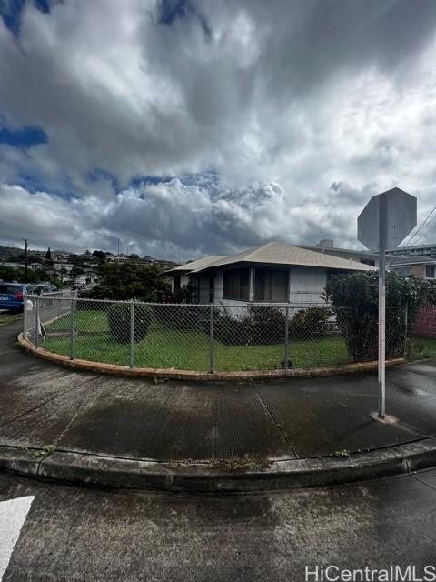 1515 Kokea Street Honolulu, HI 96817