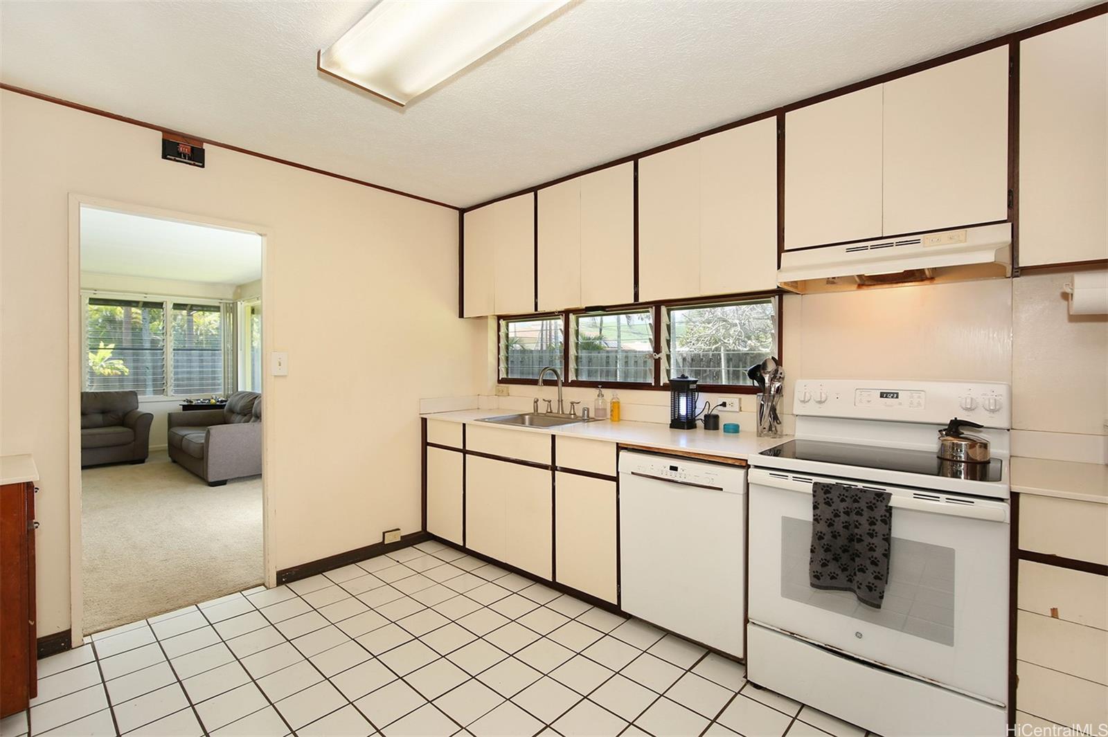 190 Kuulei Road Kailua, HI 96734