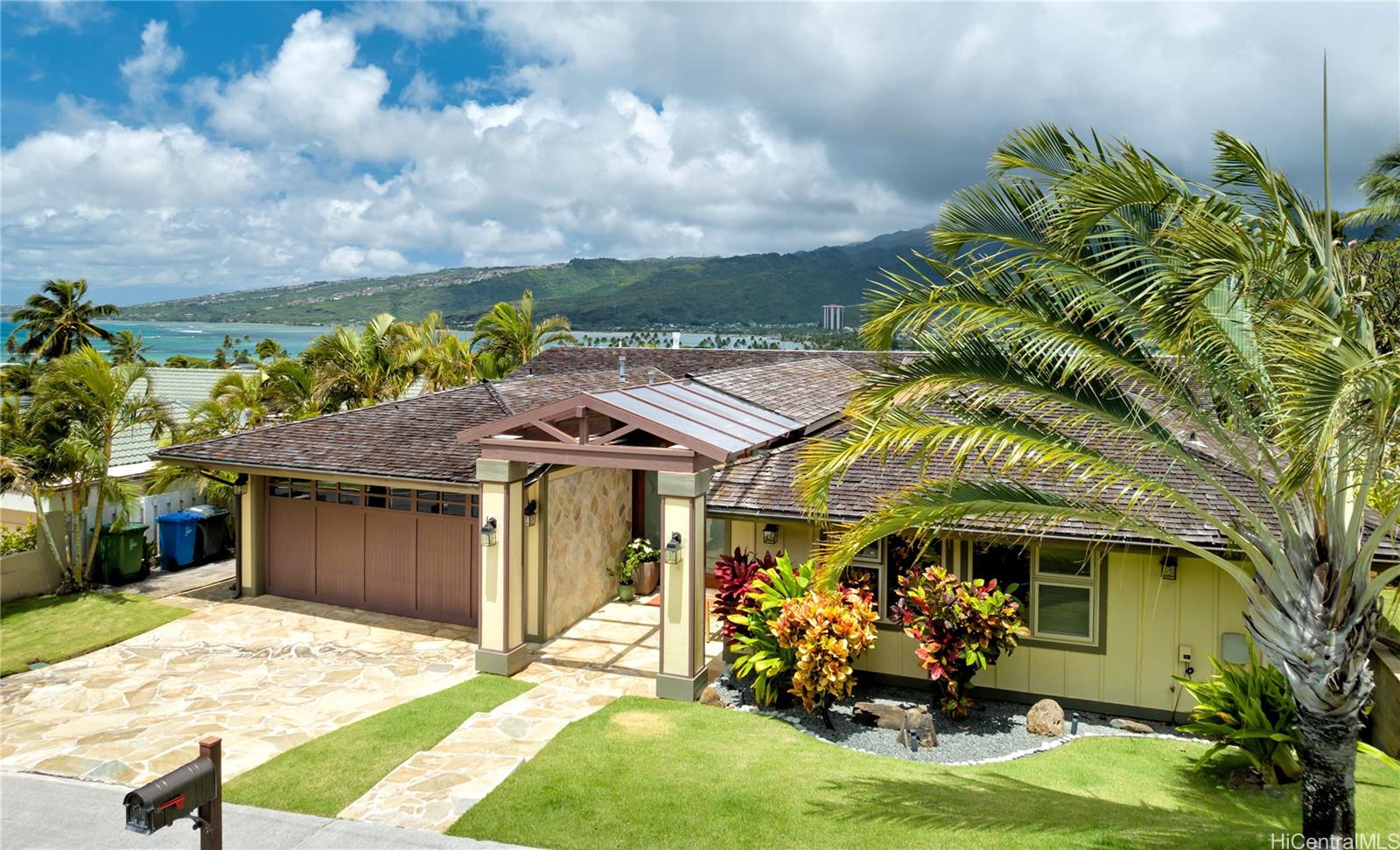 126 Polihale Place Honolulu, HI 96825