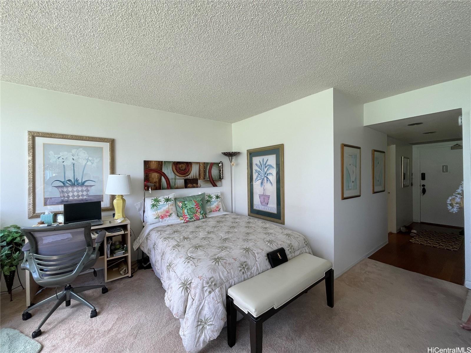 2500 Kalakaua Avenue #905, Honolulu, HI 96815