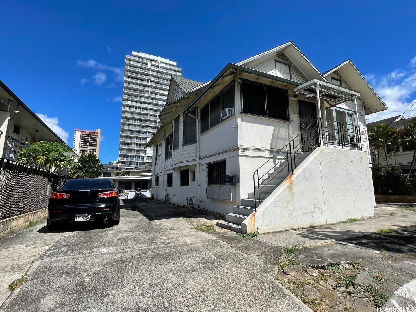 1542 Keeaumoku Street Honolulu, HI 96822