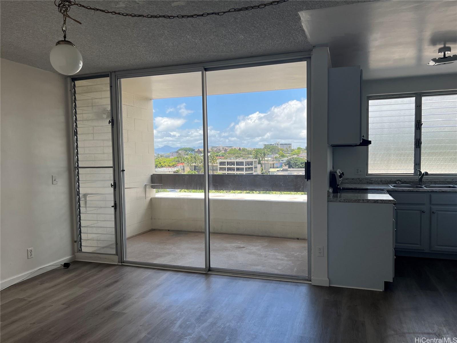 1555 Pohaku Street #B604, Honolulu, HI 96817