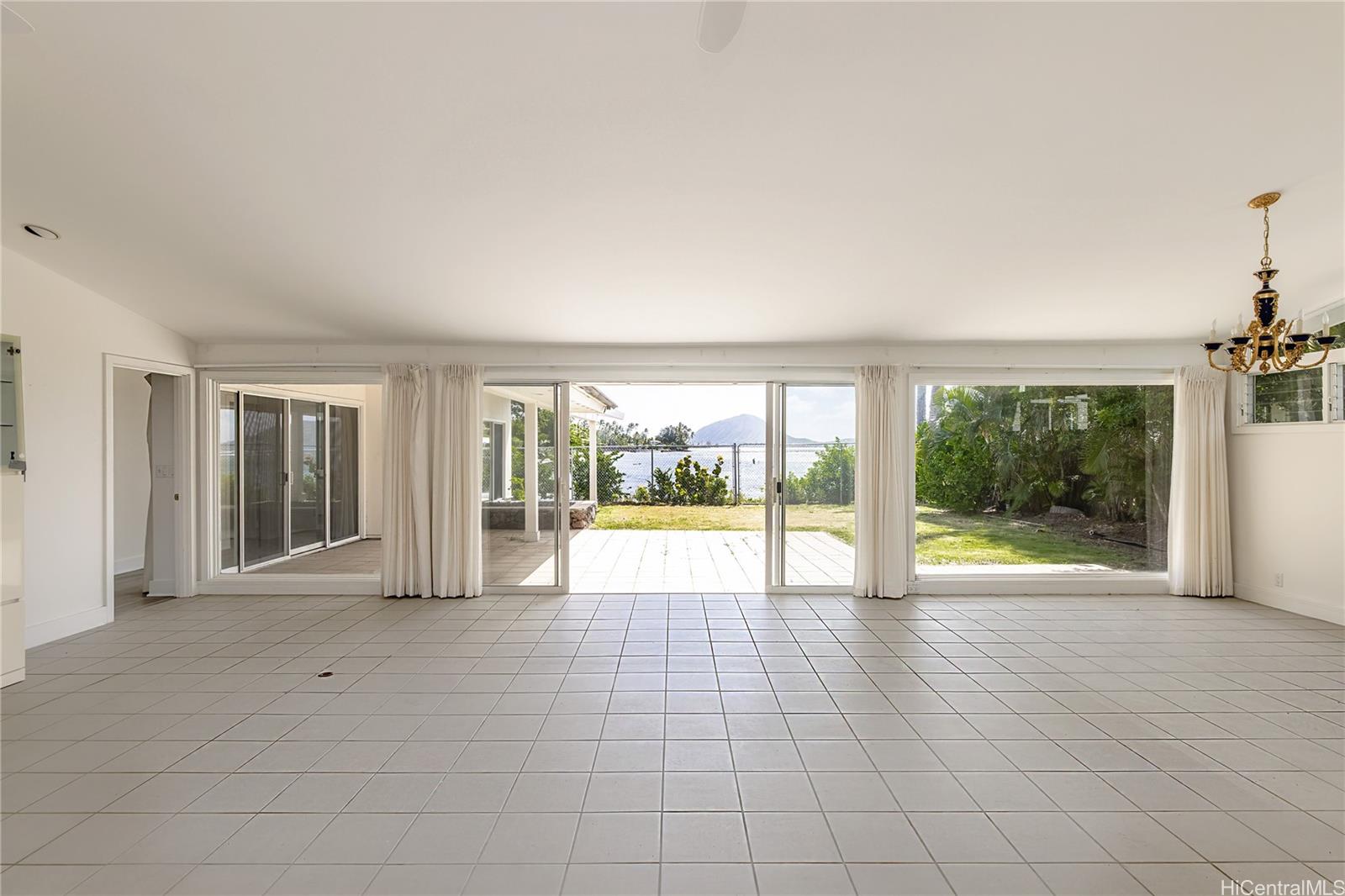 344 Wailupe Circle Honolulu, HI 96821