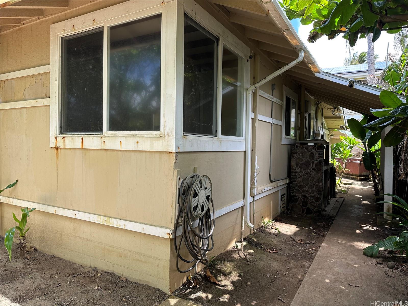 54-229A Kamehameha Highway Hauula, HI 96717