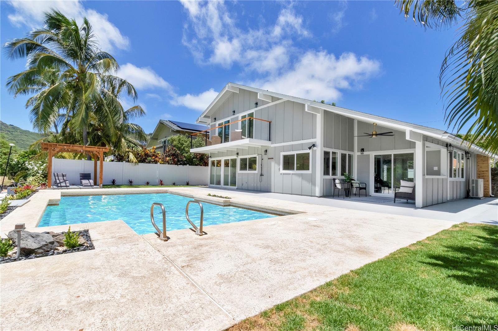 6847 Niumalu Loop Honolulu, HI 96825