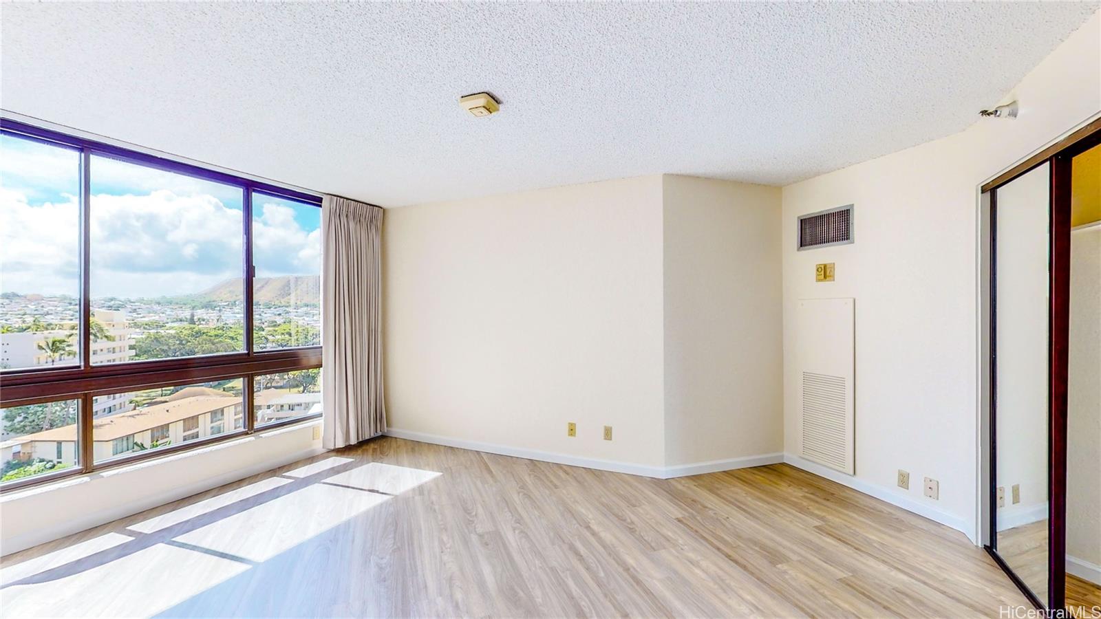 300 Wai Nani Way #1005, Honolulu, HI 96815