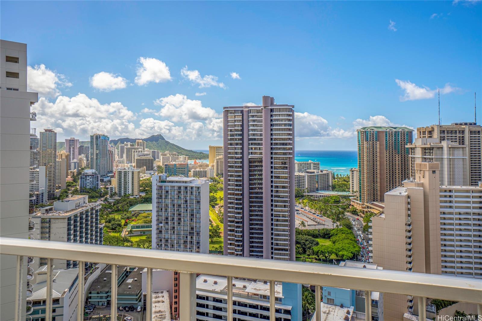 400 Hobron Lane #3305, Honolulu, HI 96815