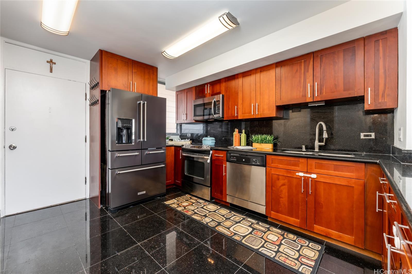 500 University Avenue #2212, Honolulu, HI 96826