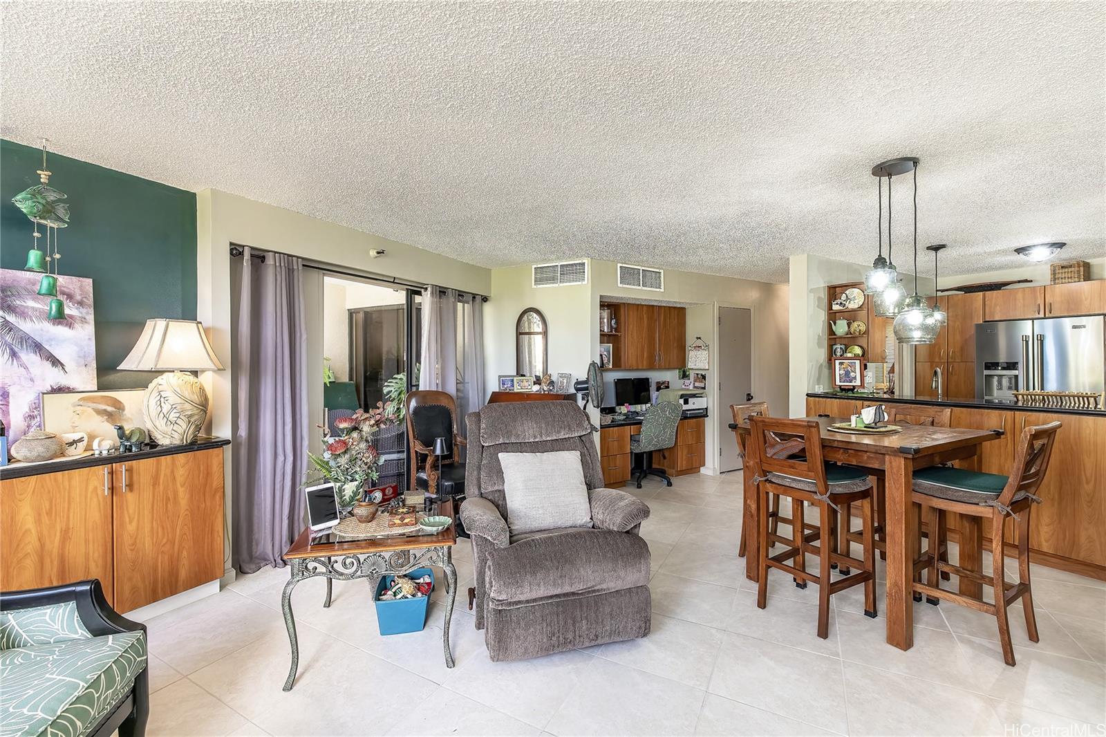 555 Hahaione Street #4E, Honolulu, HI 96825