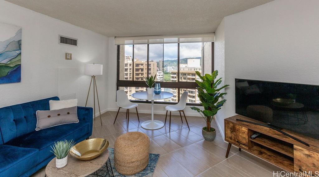 300 Wai Nani Way #I1704, Honolulu, HI 96815