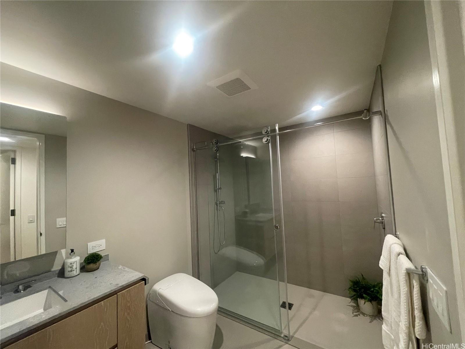 1000 AUAHI Street #2800, Honolulu, HI 96814