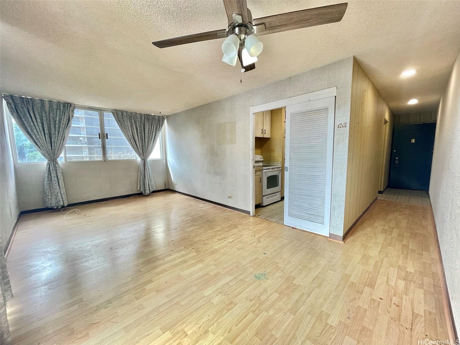 1069 Spencer Street #804, Honolulu, HI 96822