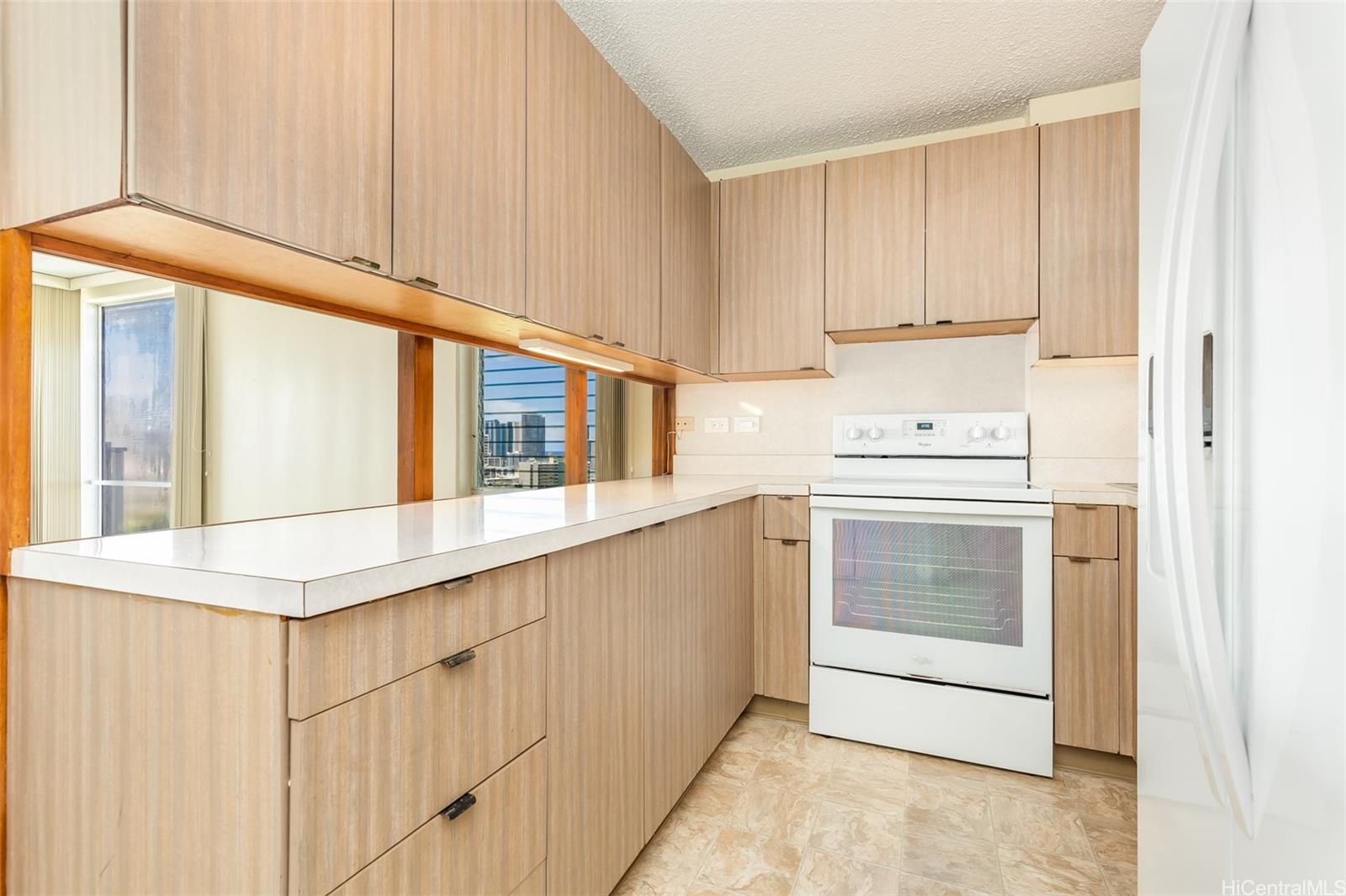 1617 Keeaumoku Street #1005, Honolulu, HI 96822